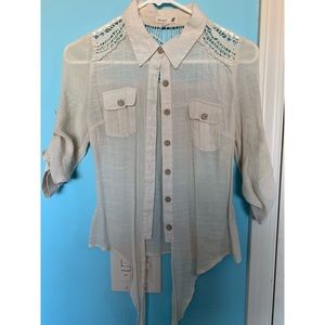 3/4 sleeve button up shirt